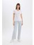 Slim Fit Dar Kesim V Yaka Ribana Basic Düz Kısa Kollu Beyaz Tişört I1080AZ25SP 2