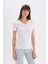 Slim Fit Dar Kesim V Yaka Ribana Basic Düz Kısa Kollu Beyaz Tişört I1080AZ25SP 4
