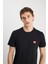 %100 Pamuk Regular Fit Normal Kesim Minimal Logo Siyah Tişört 4
