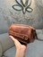 Şık ve doğal deri el çantası, günlük kullanım için sade ve zarif orta boy kahverengi ürün 4