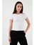 Kısa Kollu Beyaz Kadın T-Shirt 25Y0444K1 1