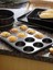 12'li siyah muffin ve cupcake kalıbı, şık ve dayanıklı metal mutfak gereci 2