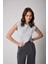 Kadın T-Shirt Gri Beli Lastikli Vatkalı Görünümlü Önü Nakışlı Basic - 2507 4
