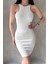 Kadın Beyaz Vücuda Oturan Sırt Dekolteli Mini Elbise 1