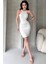 Kadın Beyaz Vücuda Oturan Sırt Dekolteli Mini Elbise 4