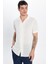 Erkek Slim Fit Dar Kesim Kısa Kollu Örme Doku Apaş Yaka Ekru Gömlek 2