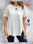 Fatma Ana'nın Eli Desenli Bisiklet Yaka Beyaz Basic Tshirt 1