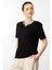 Kadın Yakası Yırtmaçlı ve Işlemeli T-Shirt 25768 Siyah 1