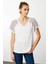 Kadın V Yaka Omuzları Taş Baskılı Penye T-Shirt Beyaz 2