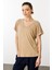 Kadın V Yaka Omuzları Taş Baskılı Penye T-Shirt Vizon 1
