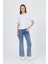 Beyaz Bisiklet Yaka %100 Pamuk Relaxed Fit Tişört 2142M 3
