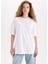 Oversize Geniş Kalıp Basic Düz Bisiklet Yaka Kısa Kollu Beyaz Tişört V4136AZ25SM 1