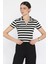 Polo Yaka Yarım Fermuarlı Çizgi Desenli Tişört P-00016213 2
