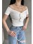 Kayık Yaka Gül Detaylı Crop Bluz 4