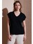 % 100 Pamuk Standart Fit V Yaka Güpür Detaylı Bluz Bayan Bluz 25Y0540K1 1