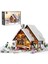 Christmas Ski House Işıklı Yapı Blokları Seti, 2187 Parça, Kar Evinde Kayak ve Noel Partisi Sahnesi 1