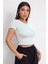 Kadın Beyaz Yuvarlak Yaka Yarım Kol Crop Top Bluz 2