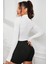 Kadın Beyaz Uzun Kol Fermuarlı Parmak Geçme Detaylı Dik Yaka Crop Top Bluz 2