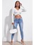 Kadın Beyaz Uzun Kollu Büzdürme Bağcık Detaylı Crop Top Bluz 5