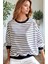 Kadın Beyaz-Siyah Çizgili Renk Bloklu 0 Sıfır Yaka Oversize Salaş Bol Kesim Polar Sweatshirt 1