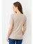 Kadın Açma Yaka Önü Cepli Pamuklu T-Shirt Vizon 4