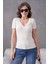 V Yaka Likralı Slim Fit Basic T-Shirt 3