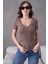 V Yaka Likralı Slim Fit Basic T-Shirt 2