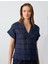 Lacivert Rahat Kesim Kısa Kollu V Yaka Desenli Keten Bluz 1