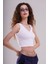 Kadın Beyaz V Yaka Fitilli Crop Top Atlet – Zamansız ve Şık Basic Parça 2