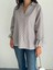 Kadın Arkası Asimetrik Yırtmaç Kesim Detaylı Cizgili Bluz Gömlek - Gri 2
