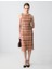 Bej Dar Kesim Yuvarlak Yaka Kolsuz Ekose Desenli Mesh Örme Elbise 1