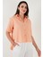 Regular Fit Göğüs Cepli Kısa Kollu Gömlek Bayan Gömlek 6779324 2