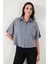 Regular Fit Cep Detaylı Kısa Kollu Gömlek Bayan Gömlek 6778568 4