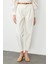Ekru Pensli ve Pile Detaylı Yüksek Bel Havuç Jean 4