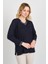 Kadın V Yaka ve Yakası Metal Aksesuarlı Uzun Kol Anne Bluz 5713 Lacivert 1