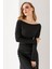Kadın Kayık Yaka Omzu Büzgü Detaylı Uzun Kollu Bluz Siyah - 2433 4