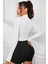 Kadın Beyaz Uzun Kol Fermuarlı Parmak Geçme Detaylı Dik Yaka Crop Top Bluz 2