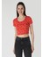 Slim Fit Yuvarlak Yaka Çiçekli Kadın Kirmizi Kısa Kol Tişört 4