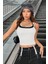 - Kadın Siyah Beyaz Çift Renk Çapraz Askılı Crop Top Bluz 5