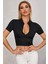 - Kadın Siyah Yarım Fermuarlı ve Kısa Kollu Crop Top Bluz 3
