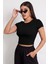 - Kadın Siyah Yuvarlak Yaka Yarım Kol Crop Top Bluz 5