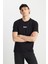 %100 Pamuk Regular Fit Normal Kesim Siyah Minimal Logo Tişört 1
