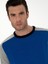 Erkek Saks Slim Fit Kazak 50272470-VR045 <p STYLE="PADDING-BOTTOM:10PX;">GÖZ Alıcı Sax Rengi, Enerjik ve Dinamik Bir Görünüm Sunarak Modanın En Canlı Tonlarından Biri Olmaktadır. Canlı Mavi ile Yeşil Arasında Bir Denge Kuran Sax Rengi, Özellikle Kış Sezonunda Karamsar Havalara Meydan Okuyarak Stilinizi Öne Çıkarmaktadır ve Aydınlatmaktadır. Uzun Kolları, Soğuk Havalarda Ek Koruma Sağlarken, Bisiklet Yaka Detayı Boyun Ise Modern Bir Hava Katmaktadır.aynı Zamanda Bisiklet Yaka Detayı, Boyun Etrafını Şık Bir Şekilde Çerçeveleyerek Modern Bir Hava Katmaktadır. <p STYLE="PADDING-BOTTOM:10PX;">SLIM Fit Kesimi, Vücut Hatlarını Etkileyici Bir Şekilde Ortaya Çıkarırken, Aynı Zamanda Şıklığı Da Ön Plana Çıkarmaktadır. Desenli Dokusu, Sıradanlıktan Uzak Bir Tarz Sunarak Her Ortamda Dikkat Çekmeyi Başarmaktadır. Modelin Boyu 188 Cm, Kilosu 83 Kg, Göğüs Ölçüsü 99 Cm, Bel Ölçüsü 83 cm ve Basen Ölçüsü 106 Cm'dir. Modelin Giydiği Beden 48 Olup, Tam Olarak Vücuda Oturarak Fit Bir Görünüm Sağlamaktadır. Herhangi Bir Kombinle Rahatlıkla Uyum Sağlayan, Zarafeti ve Konforu Bir Arada Sunarak Dolabınızın Vazgeçilmezi Olmaya Adaydır. 2