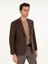 Erkek Kahverengi Slim Fit Yün Karışımlı Flanel Ceket 50291056-VR029 <p STYLE="PADDING-BOTTOM:10PX;">KAHVERENGI Ceket Klasik ve Modern Giyim Anlayışını Harmanlayan Şık Bir Tasarım Sunar. Slim Fit Kalıbı Vücuda Tam Oturarak Zarif ve Dengeli Bir Silüet Oluştururken, Rahatlık ve Hareket Özgürlüğü Sağlar. Yüksek Kaliteli Kumaşı ve Özenle Işlenen Detayları, Ceketin Uzun Ömürlü Bir Kullanım Sunmasına Katkıda Bulunur. <p STYLE="PADDING-BOTTOM:10PX;">MONO Yaka Tasarımı, Minimalist ve Sofistike Bir Görünüm Sunarak Ceketin Klasik Çizgisini Tamamlar. Mono Yaka Tipi, Zamansız Bir Estetik Anlayışı Benimseyen Kullanıcılar Için Ideal Bir Seçenek Oluşturur. Mikro Desen Dokusu, Kumaşa Dinamik ve Rafine Bir Hava Kazandırarak Ceketin Derinliğini Artırır ve Şıklığını Vurgular. <p STYLE="PADDING-BOTTOM:10PX;">TORBA Cep Detayı, Cekete Klasik Bir Dokunuş Yaparken, Pratik Kullanımıyla Da Dikkat Çeker. Hafif ve Nefes Alabilir Kumaş Yapısı, Mevsim Geçişlerinde Konfor Sunarak Gün Boyu Rahat Bir Kullanım Deneyimi Yaşatır. Kahverengi Tonlarının Doğal ve Sıcak Yapısı, Toprak Tonları ve Nötr Renklerle Mükemmel Bir Uyum Sağlar. Ceket, Hem Iş Ortamında Hem De Özel Davetlerde Modern ve Stil Sahibi Bir Görünüm Sergilemek Isteyen Erkekler Için Ideal Bir Seçimdir. <p STYLE="PADDING-BOTTOM:10PX;">MODELIN Boyu 189 Cm, Kilosu Ise 72 Kg’dır. Modelin Göğüs Ölçüsü 103 Cm, Bel Ölçüsü 84 cm ve Basen Ölçüsü 100 Cm’dir. Model Üzerindeki Ürün Bedeni Ise 50'dir. 1