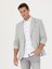 Erkek Gri Slim Fit Ceket 50264750-VR024 <p STYLE="PADDING-BOTTOM:10PX;">%93 Pamuk ve %7 Poliamid Karışımı Kumaşıyla Klasik Ceket, Gün Boyu Rahatlık Sağlar. Mono Yaka Tasarımı, Ceketin Klasik Çizgisini Korurken Minimal Bir Estetik Sunar. Mono Yaka, Cekete Temiz ve Düzenli Bir Görünüm Katarken, Iş Veya Günlük Ortamlarda Rahatlıkla Kullanılabilir Hale Getirir. Slim Fit Kalıbı ile Bedene Uyum Sağlayarak Vücut Hatlarını Zarif Bir Şekilde Öne Çıkarır, Böylece Modern Bir Siluet Yaratır. Ceketin Torba Cepleri, Işlevsel Bir Detay Sunar ve Rahat Bir Kullanım Sağlarken Ceketin Sade Yapısını Bozmadan Günlük Ihtiyaçlara Pratik Bir Çözüm Getirir. <p STYLE="PADDING-BOTTOM:10PX;">CEKETIN Yumuşak Gri Rengi, Birçok Farklı Renkle Kolayca Kombinlenebilme Imkânı Sağlar. Gri Ton, Hem Açık Hem De Koyu Tonlarla Mükemmel Uyum Yakalar. Kumaşın Dokusu, Hafif Esnek Yapısı Sayesinde Vücuda Doğal Bir Uyum Sunar ve Hareket Kolaylığı Sağlar. Her Bir Detayında Özenle Işlenmiş Dikişleri ve Kaliteli Işçiliği ile Dikkat Çeken Ceket, Sade Tarzından Ödün Vermeyenlerin Gardırobunda Kendine Özel Bir Yer Edinir. Şık Düğmeleri ve Cep Detayları, Ceketin Tasarımını Tamamlar. <p STYLE="PADDING-BOTTOM:10PX;">MODEL, 188 cm Boyunda, 85 kg Ağırlığında Olup, 100 cm Göğüs, 84 cm Bel ve 96 cm Basen Ölçülerine Sahip ve 48 Beden Giymektedir. 1