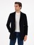 Erkek Lacivert Yün Karışımlı Ex. Slim Fit Palto 50293650-VR033 <p STYLE="PADDING-BOTTOM:10PX;">%67 Yün, %29 Dayanaklı Sentetik Lif, %3 Poliamid ve %1 Pamuk Karışımı Kumaş Yapısıyla Lacivert Palto, Soğuk Havalara Karşı Etkili Bir Koruma Sağlar. Yüksek Oranda Yün Içeriği ile Hem Sıcaklık Sunar Hem De Yumuşak Dokusuyla Cilt Dostu Bir Konfor Yaratır. Dayanaklı Sentetik Lif ve Poliamid Dokunuşları Sayesinde Dayanıklılığı Artırılan Kumaş, Uzun Ömürlü Bir Kullanım Sağlar. Yumuşak Dokusuyla Ciltte Konforlu Bir His Yaratır ve Gün Boyu Rahat Bir Kullanım Sunar. Ex.slim Fit Kalıbı, Vücuda Oturan Modern Bir Silüet Oluşturur. <p STYLE="PADDING-BOTTOM:10PX;">OMUZLARDAN Itibaren Düzgün Bir Şekilde Inen Kesimiyle Özgüvenli Bir Duruş Sergiler. Cep Detayları, Pratik Bir Kullanım Olanağı Sunarak, Hem El Sıcaklığı Için Hem De Küçük Eşyalarınızı Taşımak Için Idealdir. Paltodaki Dik Yaka Kesimi, Boyun Çevresinde Ekstra Koruma Sağlar, Soğuk Havalarda Ekstra Rahatlık Sunar. Şehir Hayatının Dinamizmine Ayak Uyduran Tasarım, Hem Iş Hem De Özel Günlerde Fark Yaratmak Isteyenler Için Mükemmel Bir Tercih Sunmaktadır. <p STYLE="PADDING-BOTTOM:10PX;">189 cm Boyunda, 72 kg Ağırlığında, 103 cm Göğüs, 84 cm Bel ve 100 cm Basen Ölçülerine Sahip Olan Model, 48 Beden Giymektedir. 1