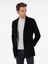 Erkek Siyah Yün Karışımlı Ex. Slim Fit Palto 50293650-VR046 <p STYLE="PADDING-BOTTOM:10PX;">%67 Yün, %29 Dayanaklı Sentetik Lif, %3 Poliamid ve %1 Pamuk Karışımından Üretilmiş Olan Siyah Palto, Üstün Kalite ve Konforu Bir Arada Sunar. Yüksek Yün Oranı Sayesinde Doğal Bir Sıcaklık Sağlar ve Soğuk Havalarda Vücudu Korur. Dayanaklı Sentetik Lif ve Poliamid Karışımı Ise Dayanıklılığı Artırarak Uzun Yıllar Boyunca Formunu Kaybetmeden Kullanılmasını Sağlar. Ince ve Hafif Pamuk Dokunuşu Ise Ciltle Uyumlu, Yumuşak Bir Temas Sunarak Konfor Seviyesini Yükseltir. <p STYLE="PADDING-BOTTOM:10PX;">EX.SLIM Fit Kesimi, Modern Erkeklerin Stiline Hitap Eden Bir Form Yaratır. Vücudu Nazikçe Saran Kesim, Şık Bir Görünüm Sunarken, Fit Yapısıyla Ince Bir Siluet Oluşturur. Paltonun Kapüşonsuz Tasarımı, Klasik ve Minimalist Bir Hava Katar. Takım Elbise, Gömlek Veya Kravat Gibi Resmi Kıyafetlerle Mükemmel Uyum Sağlar. Kolayca Giyilip Çıkarılabilir ve Vücudu Rahatsız Etmeyen Yapısı ile Dikkat Çeker. Hem Günlük Kullanımda Hem De Özel Günlerde Tercih Edilebilecek Bir Klasik Olan Siyah Palto, Stil Sahibi Erkeklerin Gardırobunda Vazgeçilmez Bir Yer Edinir. <p STYLE="PADDING-BOTTOM:10PX;">MODEL, 48 Beden Palto Giymekte Olup 189 cm Boyunda, 72 kg Ağırlığında, Göğüs Çevresi 103 Cm, Bel Çevresi 84 cm ve Basen Ölçüsü 100 Cm’dir. 1