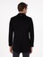 Erkek Siyah Yün Karışımlı Ex. Slim Fit Palto 50293650-VR046 <p STYLE="PADDING-BOTTOM:10PX;">%67 Yün, %29 Dayanaklı Sentetik Lif, %3 Poliamid ve %1 Pamuk Karışımından Üretilmiş Olan Siyah Palto, Üstün Kalite ve Konforu Bir Arada Sunar. Yüksek Yün Oranı Sayesinde Doğal Bir Sıcaklık Sağlar ve Soğuk Havalarda Vücudu Korur. Dayanaklı Sentetik Lif ve Poliamid Karışımı Ise Dayanıklılığı Artırarak Uzun Yıllar Boyunca Formunu Kaybetmeden Kullanılmasını Sağlar. Ince ve Hafif Pamuk Dokunuşu Ise Ciltle Uyumlu, Yumuşak Bir Temas Sunarak Konfor Seviyesini Yükseltir. <p STYLE="PADDING-BOTTOM:10PX;">EX.SLIM Fit Kesimi, Modern Erkeklerin Stiline Hitap Eden Bir Form Yaratır. Vücudu Nazikçe Saran Kesim, Şık Bir Görünüm Sunarken, Fit Yapısıyla Ince Bir Siluet Oluşturur. Paltonun Kapüşonsuz Tasarımı, Klasik ve Minimalist Bir Hava Katar. Takım Elbise, Gömlek Veya Kravat Gibi Resmi Kıyafetlerle Mükemmel Uyum Sağlar. Kolayca Giyilip Çıkarılabilir ve Vücudu Rahatsız Etmeyen Yapısı ile Dikkat Çeker. Hem Günlük Kullanımda Hem De Özel Günlerde Tercih Edilebilecek Bir Klasik Olan Siyah Palto, Stil Sahibi Erkeklerin Gardırobunda Vazgeçilmez Bir Yer Edinir. <p STYLE="PADDING-BOTTOM:10PX;">MODEL, 48 Beden Palto Giymekte Olup 189 cm Boyunda, 72 kg Ağırlığında, Göğüs Çevresi 103 Cm, Bel Çevresi 84 cm ve Basen Ölçüsü 100 Cm’dir. 5