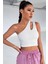 Kadın Beyaz Tek Omuz Cut Out Detaylı Crop Top Bluz 3