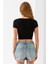 Kadın Bisiklet Yaka Fiyonk Aksesuarlı Crop T-Shirt Siyah - 25805 8